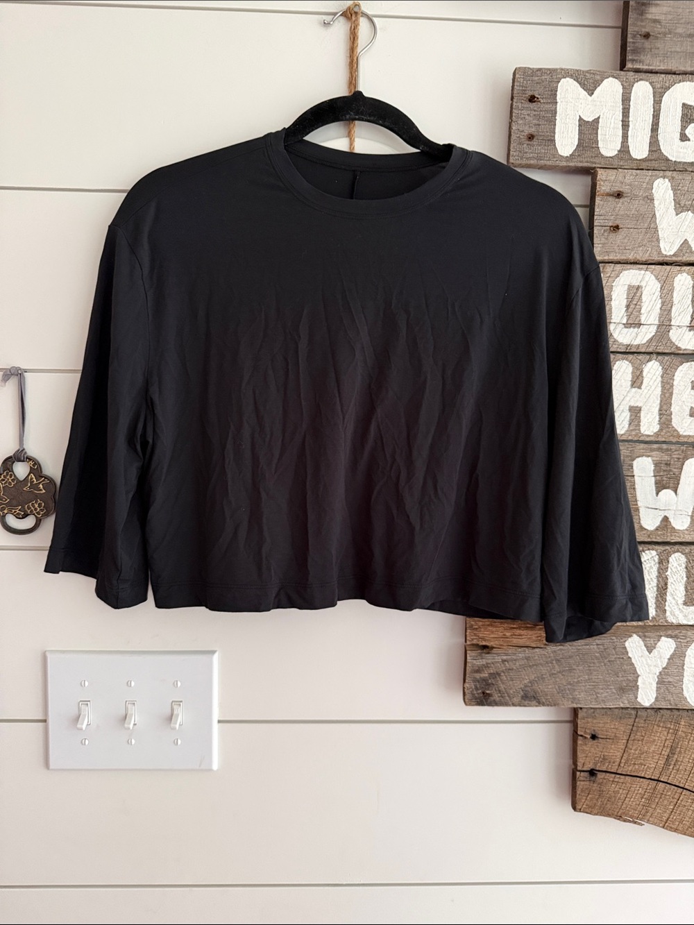 Lululemon size 6 crop top